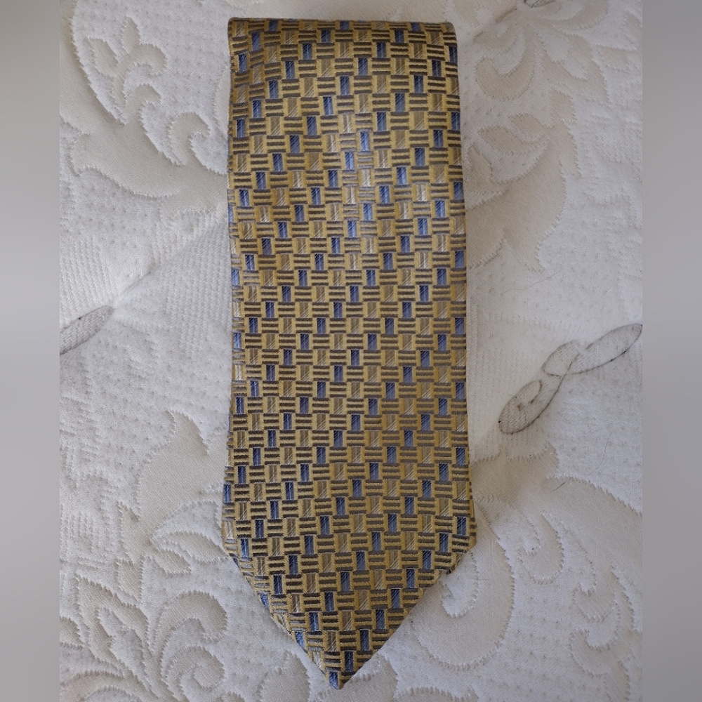 Silk Geoffrey Beene Blue and Gold Tie EUC